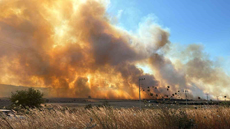 Seferihisar‘da yeni bir yangın: TOKİ konutları tedbiren tahliye edildi