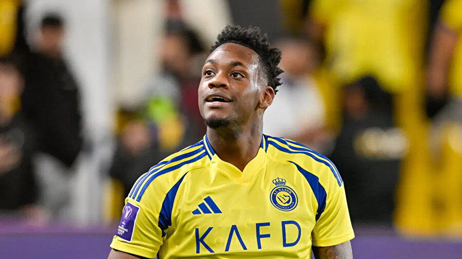 Jhon Duran Fenerbahçe için yola çıktı: Kaç para maaş alacak?