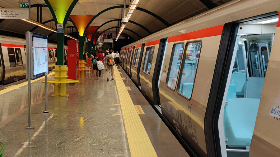 Taksim ve Şişhane istasyonları kapatıldı.