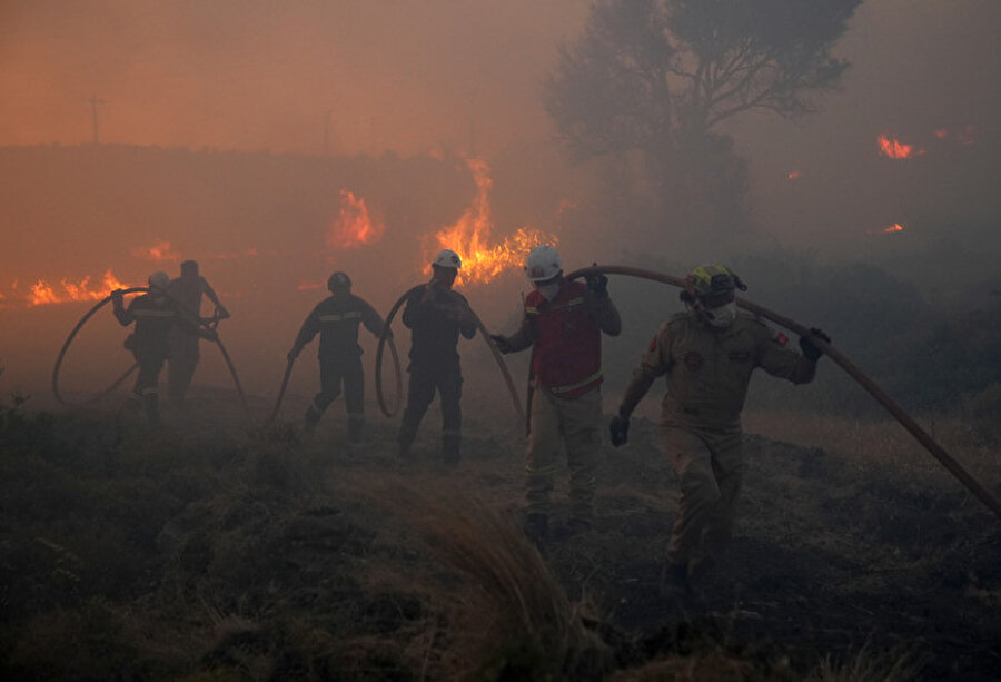 İzmir valisinden açıklama: Yangının elektrik hattından kaynaklı çıktığını düşünüyoruz