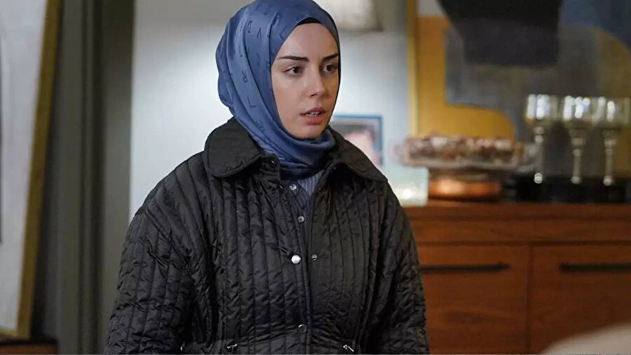 Kızılcık Şerbeti'nden ayrılmıştı: Ünlü oyuncunun asıl mesleği şaşırttı