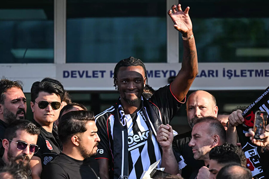 Beşiktaş, Tammy Abraham ile 1+3 yıllık sözleşme imzaladığını açıkladı.