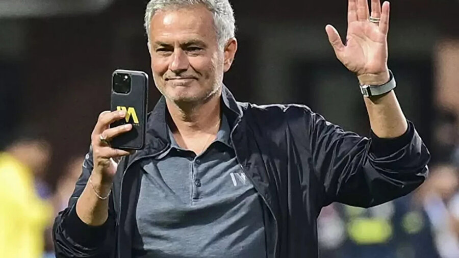 Mourinho tek telefonla ikna etti: 25 milyon euroluk forvet Fenerbahçe yolunda