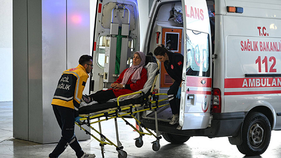 Gazze'den tedavi için Türkiye'ye 4 yaralı getirildi.