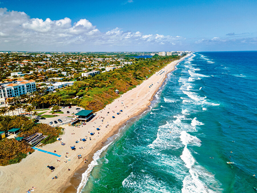ABD'nin meşhur tatil şehri Florida’da saray yavrusu bir evin fiyatı ortalama 7 milyon dolar, benzer bir villanın Bodrum’daki fiyatı ise neredeyse iki katı. Satınalma gücüne göre Türkiye'deki konutun çok daha ucuz olması beklenirken maalesef tam tersi. 