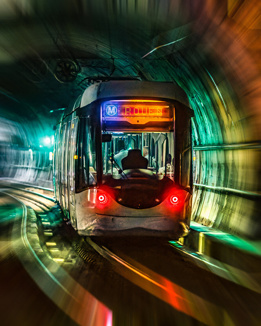 Metrobüs yolu ve Marmaray hattı, insanların çok daha geniş bir İstanbul’u düşünmelerine imkân verir.