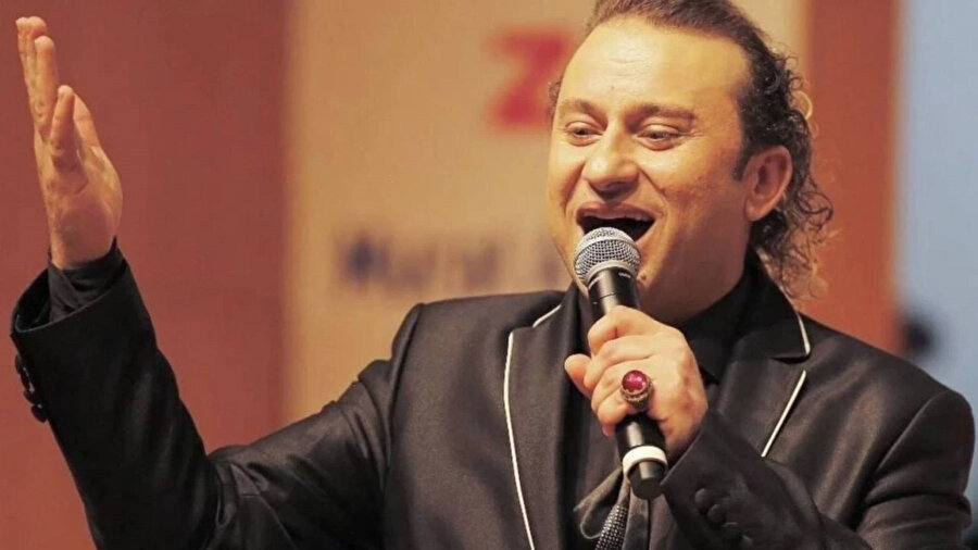 Ünlü sanatçıdan kötü haber: Onur Akay kalp krizi geçirdi... Kardeşinden duygusal açıklama