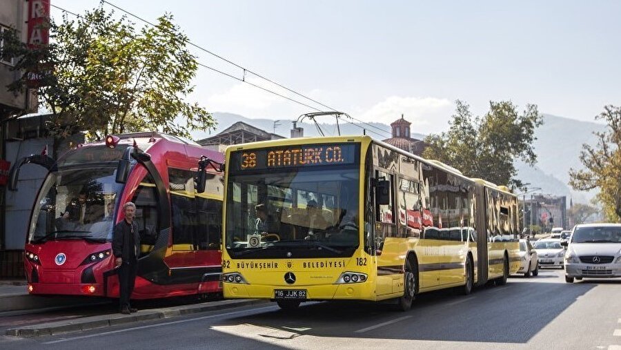 Toplu ulaşımda abonman kart sistemi kaldırıldı.