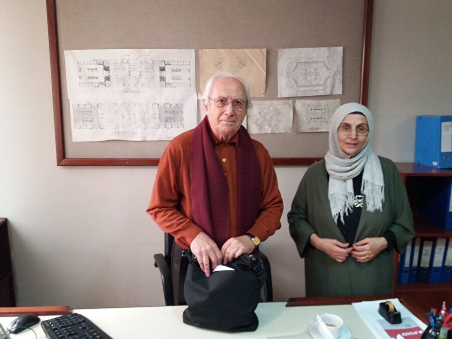 Mehmet Çubuk bu terminali, yazıhaneler dışında özel ticari birimler, konaklama, teknik, sosyal, kültürel, sağlık, yönetsel ve büro hizmetleri veren birimlerle bir modern dönem kervansarayı şeklinde düşünüp tasarlamıştı.