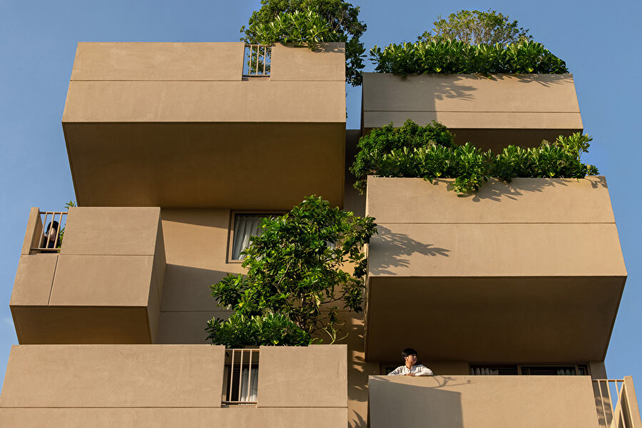Flying Block Hotel (Uçan Blok Otel) uçan yeşillik blokları fikriyle yola çıkıyor.