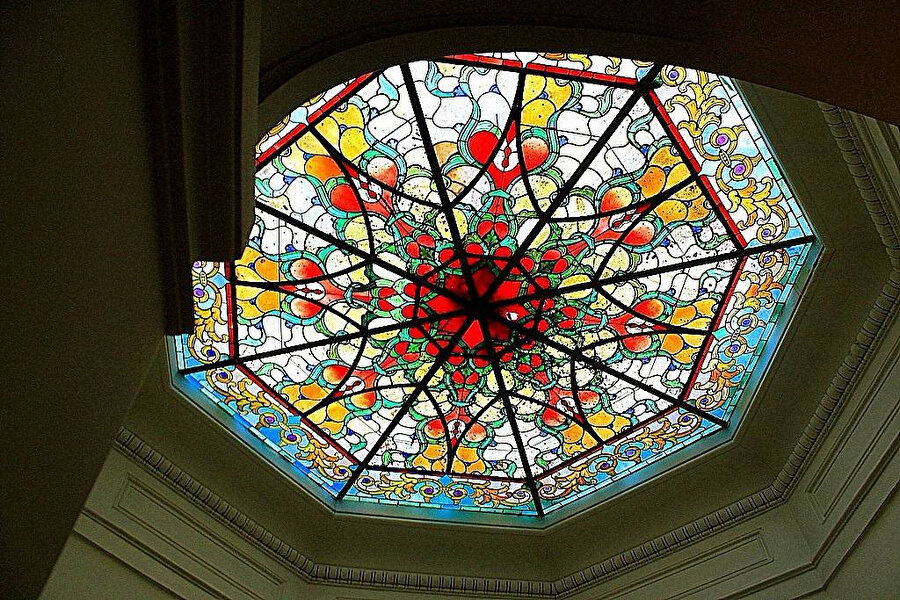 Hidiv Kasrı, vitray tavan. Fotoğraf: Uluç Algan