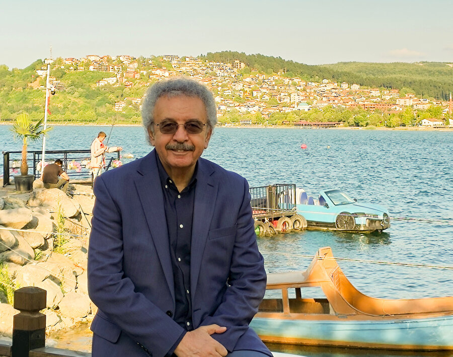 Ama en acı olan şu: Biz, bu sürgünde 77 yıldır yaşıyoruz.