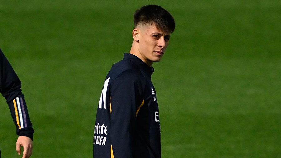 Arda Güler’in o fotoğrafı maçtan çok konuşuldu: Maç devam ederken çekildi, sosyal medya yıkıldı