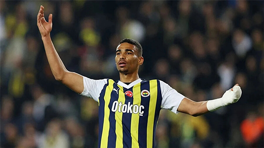 Alexander Djiku'ya 3 ayrı talip çıktı: Fenerbahçe tek şey bekliyor