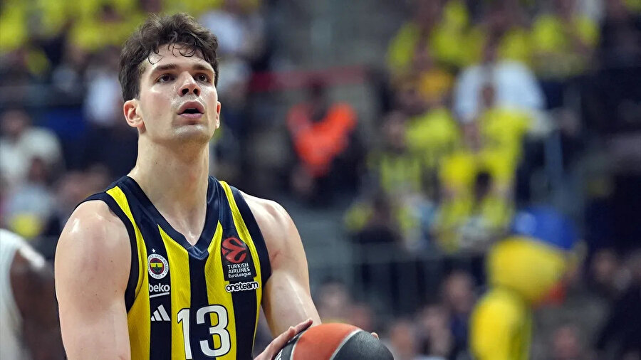 Fenerbahçe Beko'da yıldız isimle yeni sözleşme imzalandı