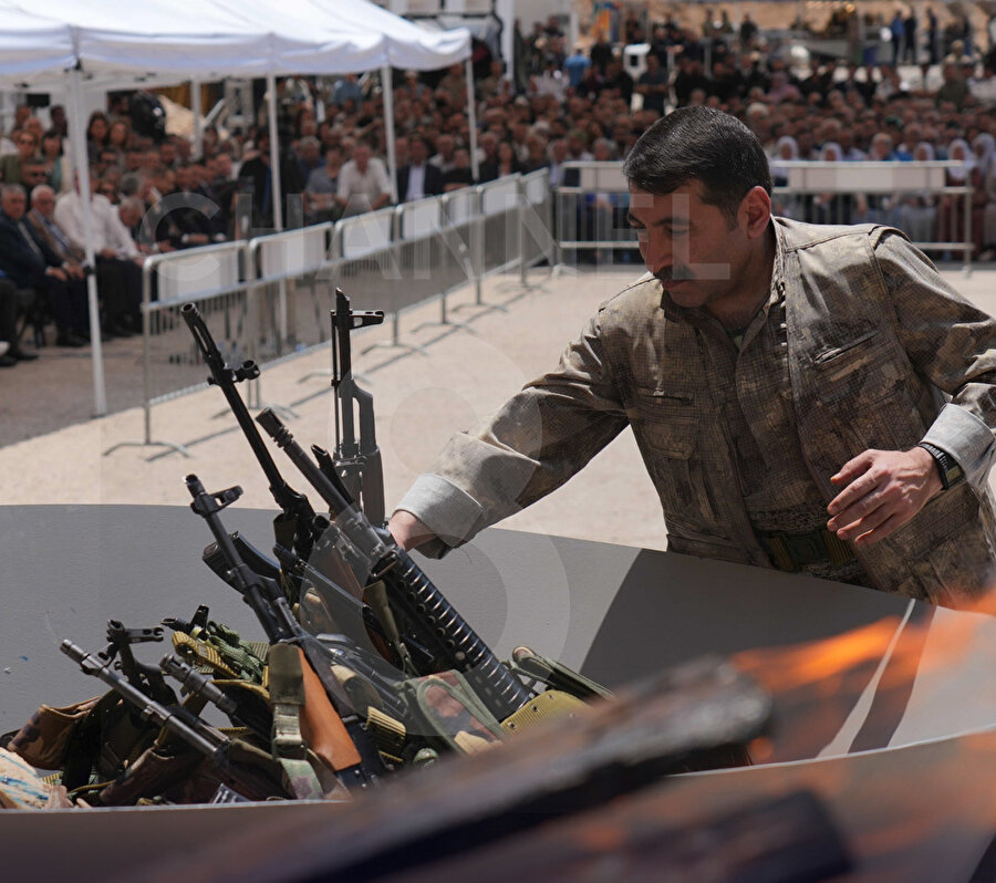 PKK silahları yaktı