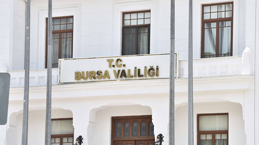 Dolandırıcılıkta çığır açtı: Kendisini ​müftü, kaymakam, vali yardımcısı olarak tanıttı