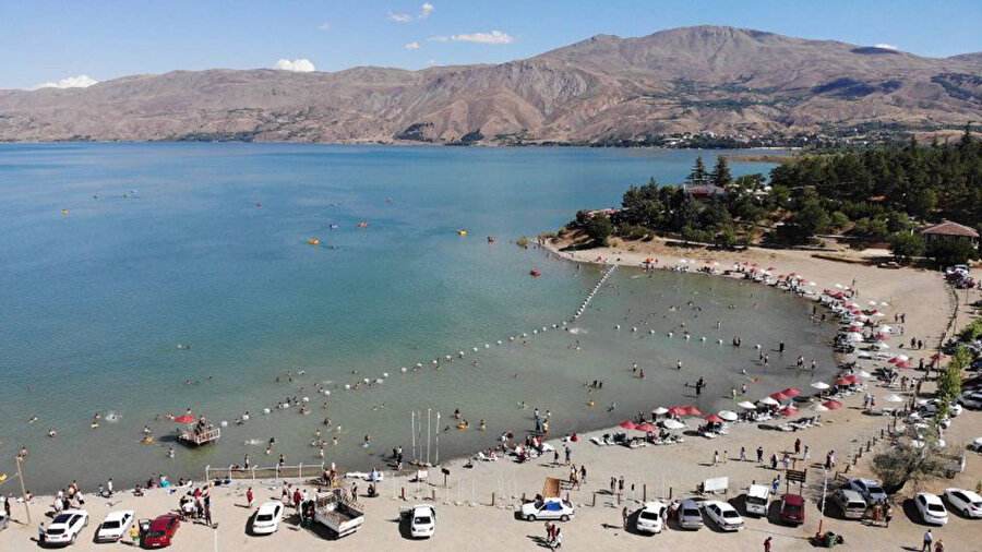 Yüzerken kalp krizi geçirip öldü