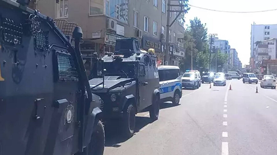 Polisler ​'aile içi şiddet' ihbarına gitmişti: Ekiplere ateş açıp üç memuru yaraladı