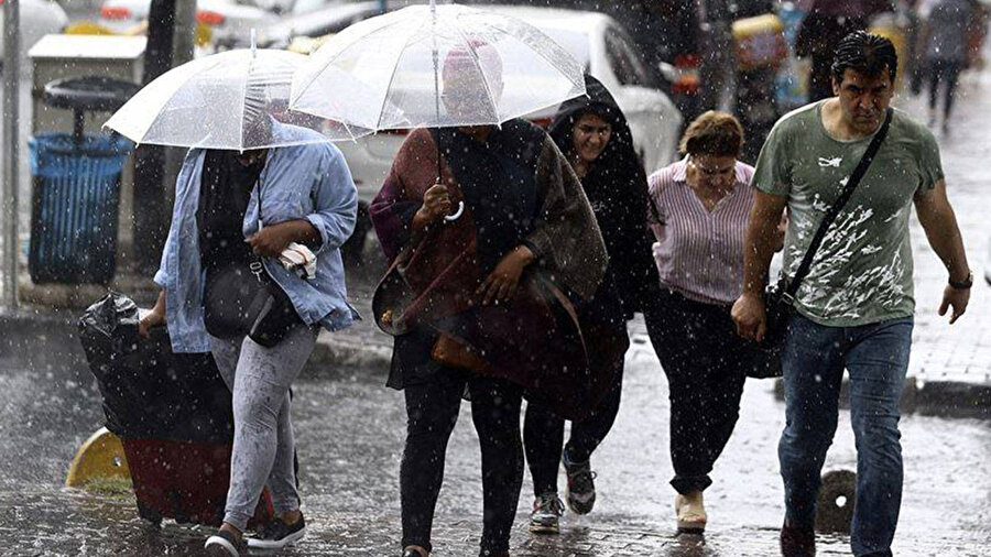 Meteoroloji'den hava durumu raporu: 15 Temmuz 2025 Salı günü Ankara için sağanak uyarısı... İşte il il hava durumu