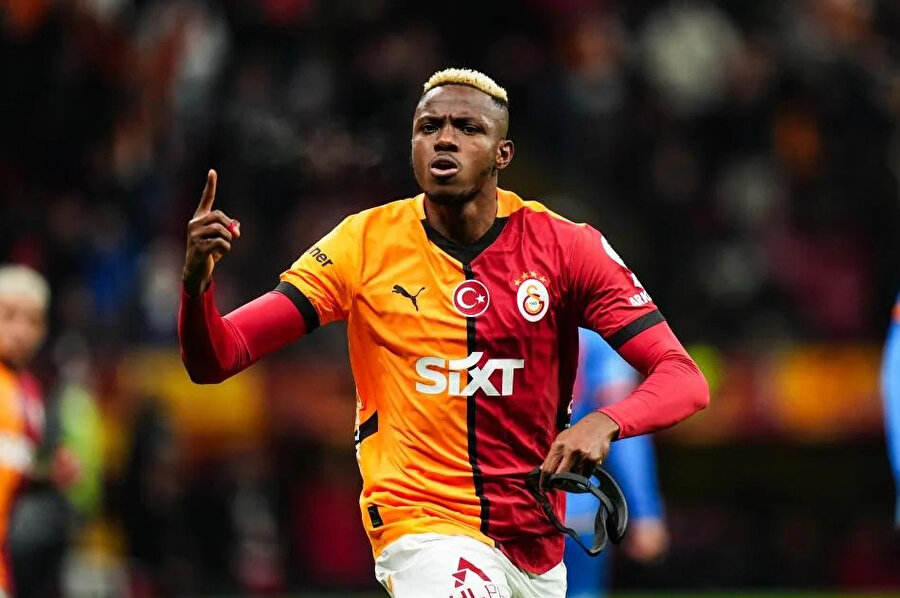 Galatasaray'da Osimhen transferinde çalışmalar devam ediyor: O isim taraftarı uyardı