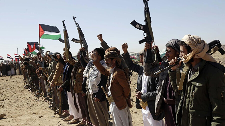 ​Husilerden İsrail'in birçok noktasına saldırı: İşte Husilerin açıklaması