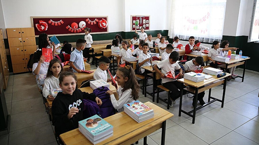 MEB 2025-2026 takvimi belli oldu: Okullar ne zaman açılıyor, Ramazan ve Kurban Bayramı tatilleri ne zaman? 2025-2026 döneminde okullar ne zaman kapanıyor? İşte MEB takvimi ve detaylar...