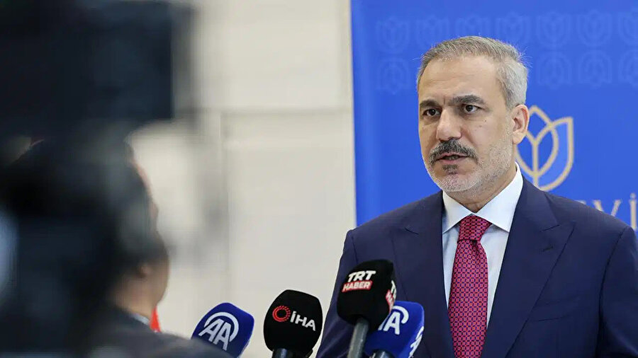 Bakan Fidan, Suriyeli mevkidaşı Şeybani ve ABD'nin Suriye Özel Temsilcisi Barrack'la görüştü