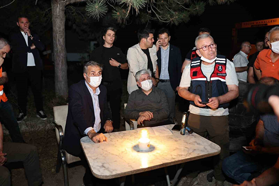 Sakarya'da devam eden yangın büyüyor: Büyükşehir Belediye Başkanı Alemdar'dan son durum hakkında açıklama