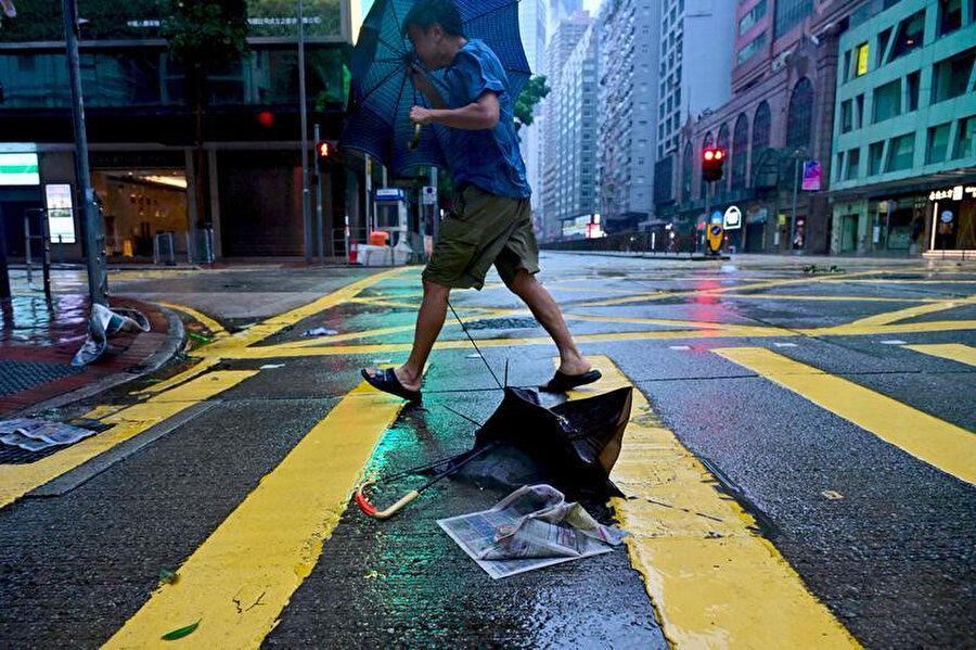 Wipha tayfunu Hong Kong