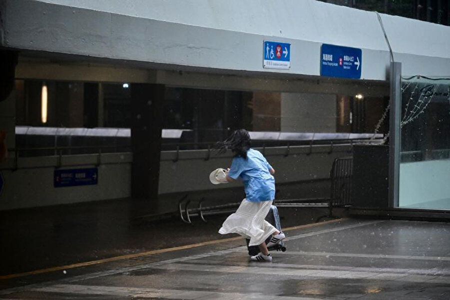 Wipha tayfunu Hong Kong