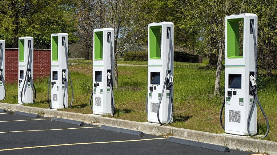 Elektrikli araç satışları artmaya devam ediyor: Şarj soket sayısında da artış sürüyor