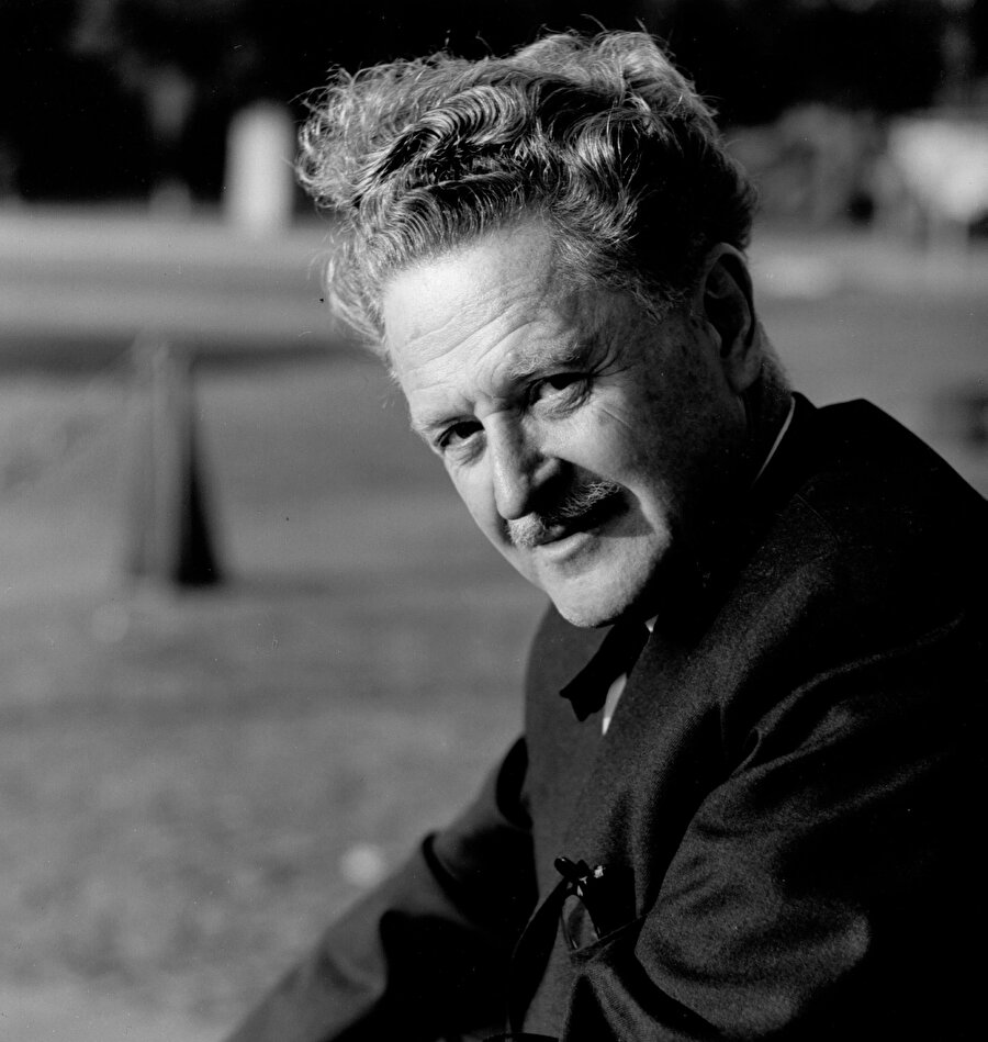 Nâzım Hikmet.