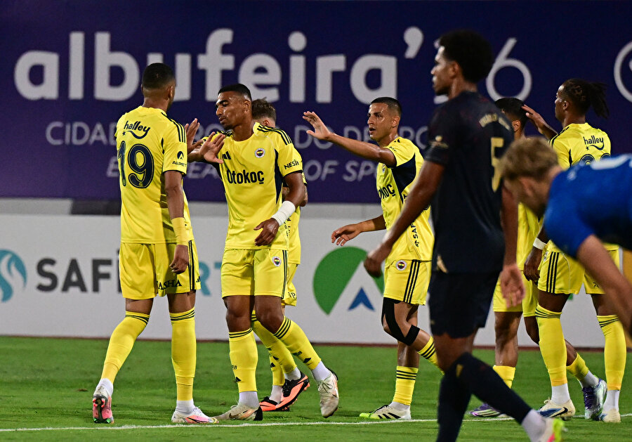 Fenerbahçe, Portekiz’deki ikinci hazırlık maçında UD Leira’yı 2-0 mağlup etti