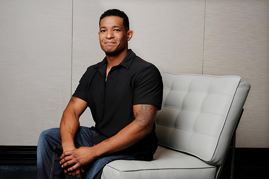 “NCAA tarihinin en ilham verici zaferlerinden biri, iki bacaklı rakiplerini mindere seren tek bacaklı bir gençten geliyor.”