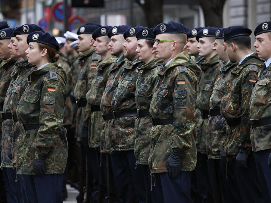 Yeni askerlik planı: Önce gönüllü sonra zorunlu askerlik modeli geliyor