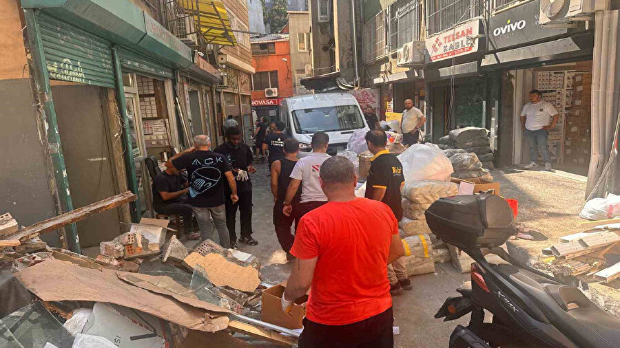 Beyoğlu’ndaki korkunç patlamanın yeni görüntüleri: İki sokak arkadaki binalar bile hasar aldı