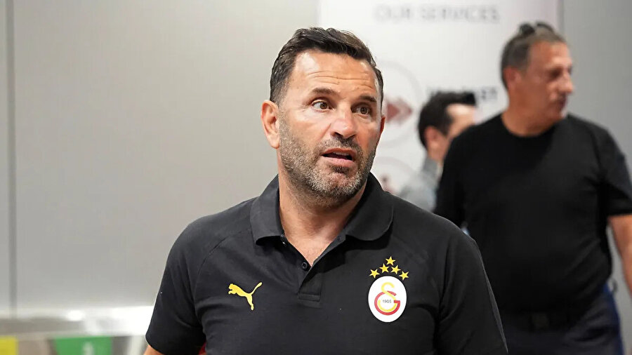 Okan Buruk canlı yayında bir bir açıkladı: Galatasaray'dan ayrılacak futbolcular kimler?