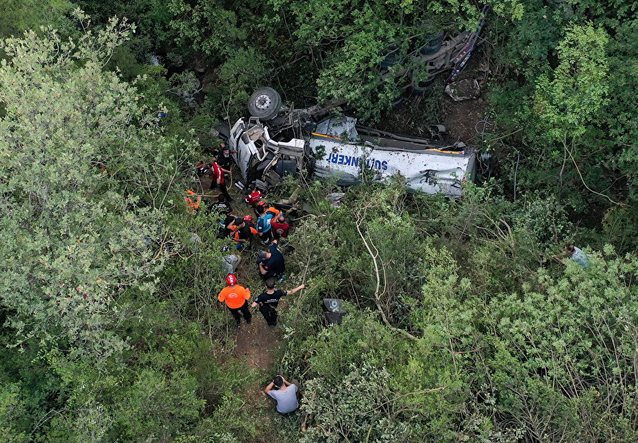 Bursa’daki yangına gönüllü geldiler, uçurumda can verdiler