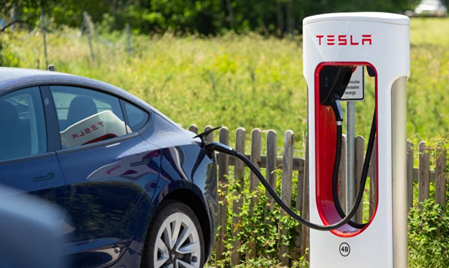 Elektrikli otomobil şarj ücretlerine de zam geldi: Tesla Supercharger fiyatları güncellendi (2025)