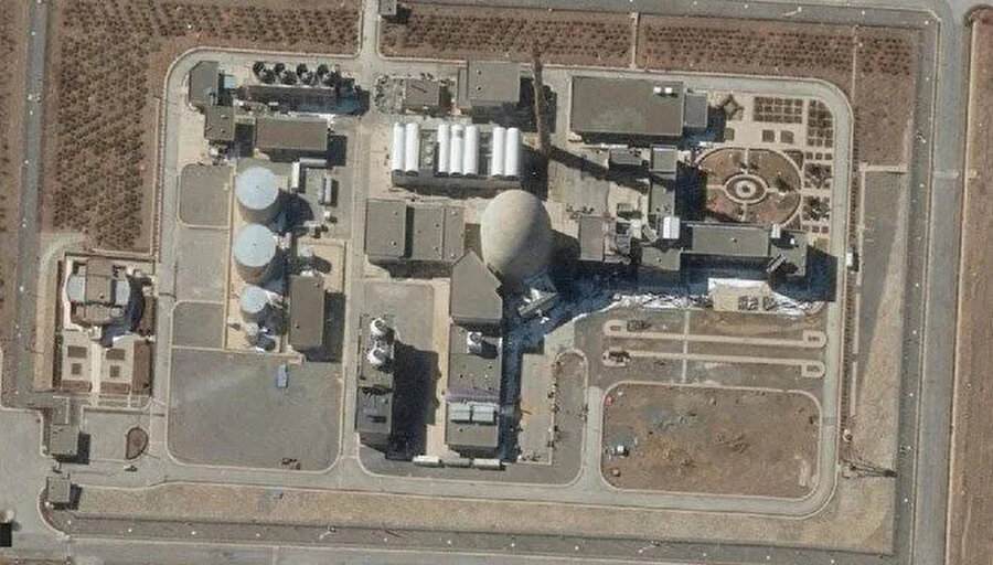 İran nükleer enerji tesisi