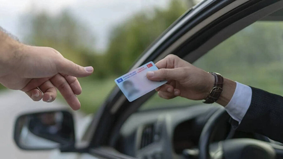 ​Hala yapmadıysanız dikkat: Eski ehliyeti değiştirmek için son 2 gün