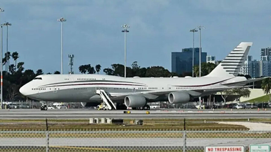 Katar’ın hediye ettiği jet Trump için başkanlık uçağına dönüştürülüyor