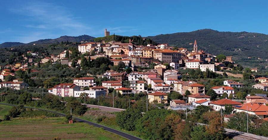 Castiglion Fiorentino, İtalya'nın Toskana bölgesinde, Arezzo iline bağlı, tepede konumlanmış küçük ama tarihî açıdan zengin bir kasabadır.