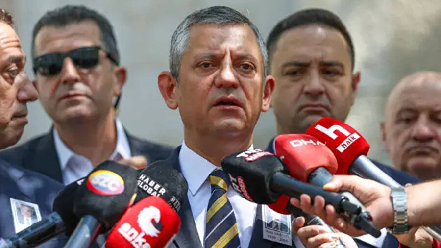 Cumhuriyet Halk Partisi lideri Özgür Özel