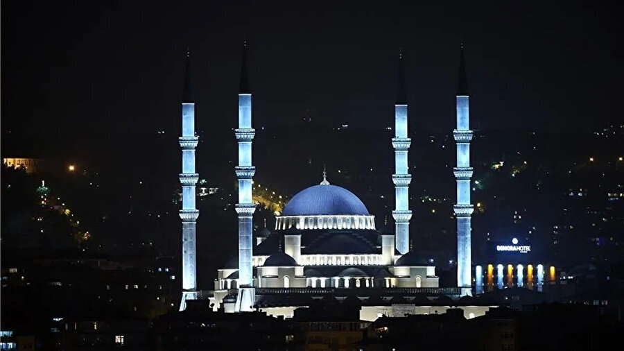 Türkiye genelinde 90 bin camide kuraklık, doğal afetler ve şehitler için dualar edildiv