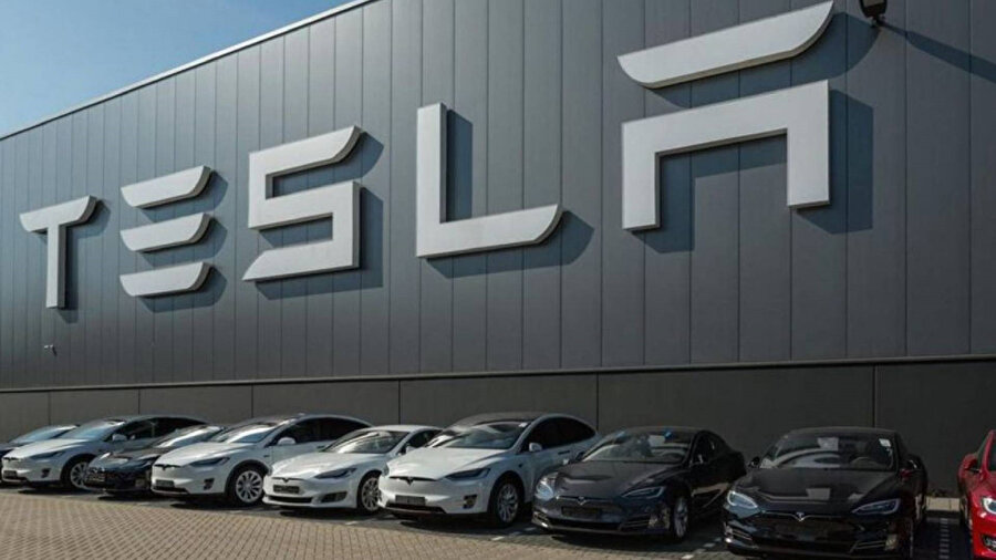 Tesla ölümcül kaza için 243 milyon dolar ödeyecek.