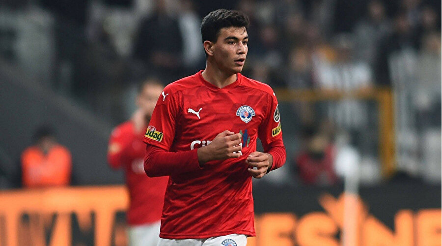 Milli futbolcu Belçika devinin yolunu tuttu