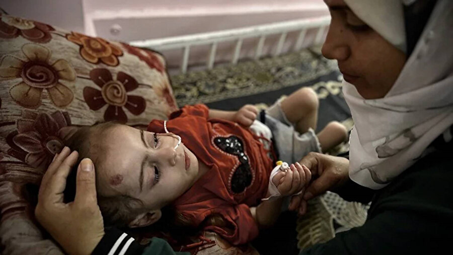 Katil İsrail’in kıtlığa sürüklediği Gazze’de 9 yaşındaki Meryem 25 kilodan 10 kiloya düştü