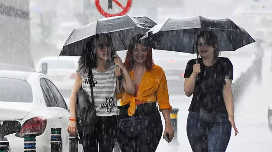 İstanbullulara serinleten haber! Meteoroloji bildirdi: Yağmur geliyor...